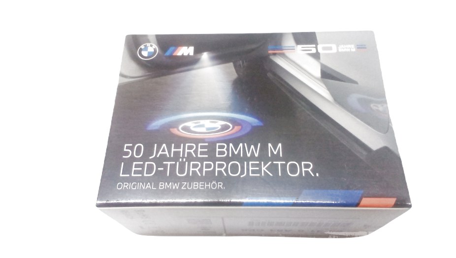 BMW M 50 Jahre LED-Türprojektoren 50mm inkl. Dias + BMW Kugelschreiber +  Lanyard : : Auto & Motorrad